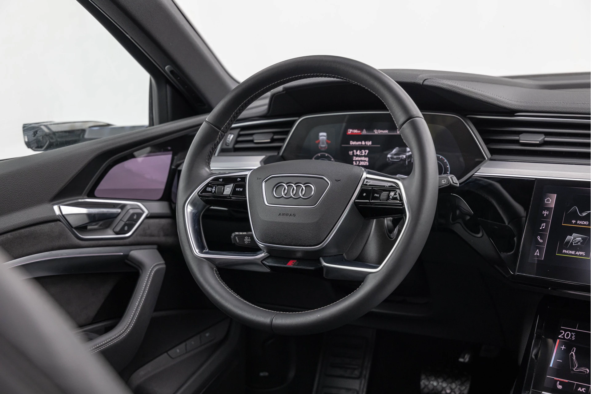 Hoofdafbeelding Audi e-tron