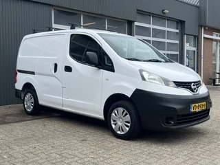Hoofdafbeelding Nissan NV200 Nissan NV200 1.5 dCi VIsia Airco Cruise controle Telefoonverbinding 2-Persoons Kastinrichting Stuurwielbediening Elektrische ramen Euro 5