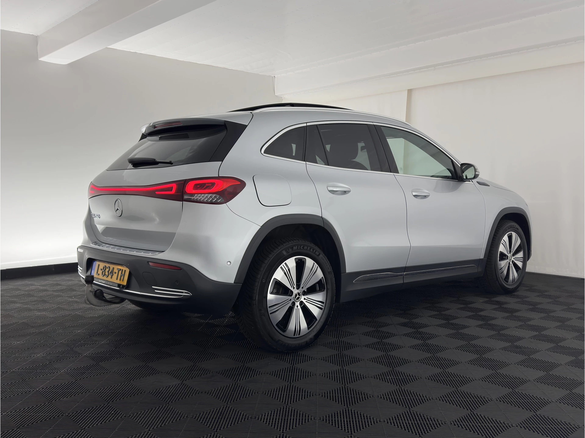 Hoofdafbeelding Mercedes-Benz EQA