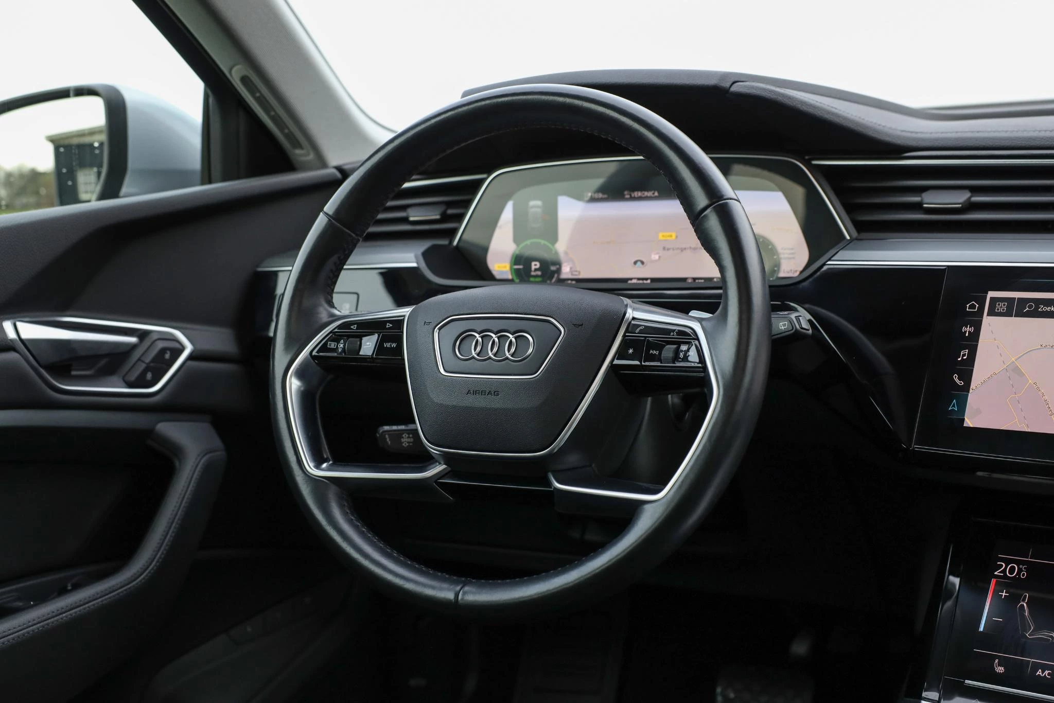 Hoofdafbeelding Audi e-tron