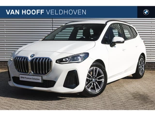 BMW 2 Serie Active Tourer 218i M Sport Automaat / Trekhaak / Sportstoelen / Adaptieve LED / M Adaptief onderstel / Comfort Access / Parking Assistant / Stoelverwarming