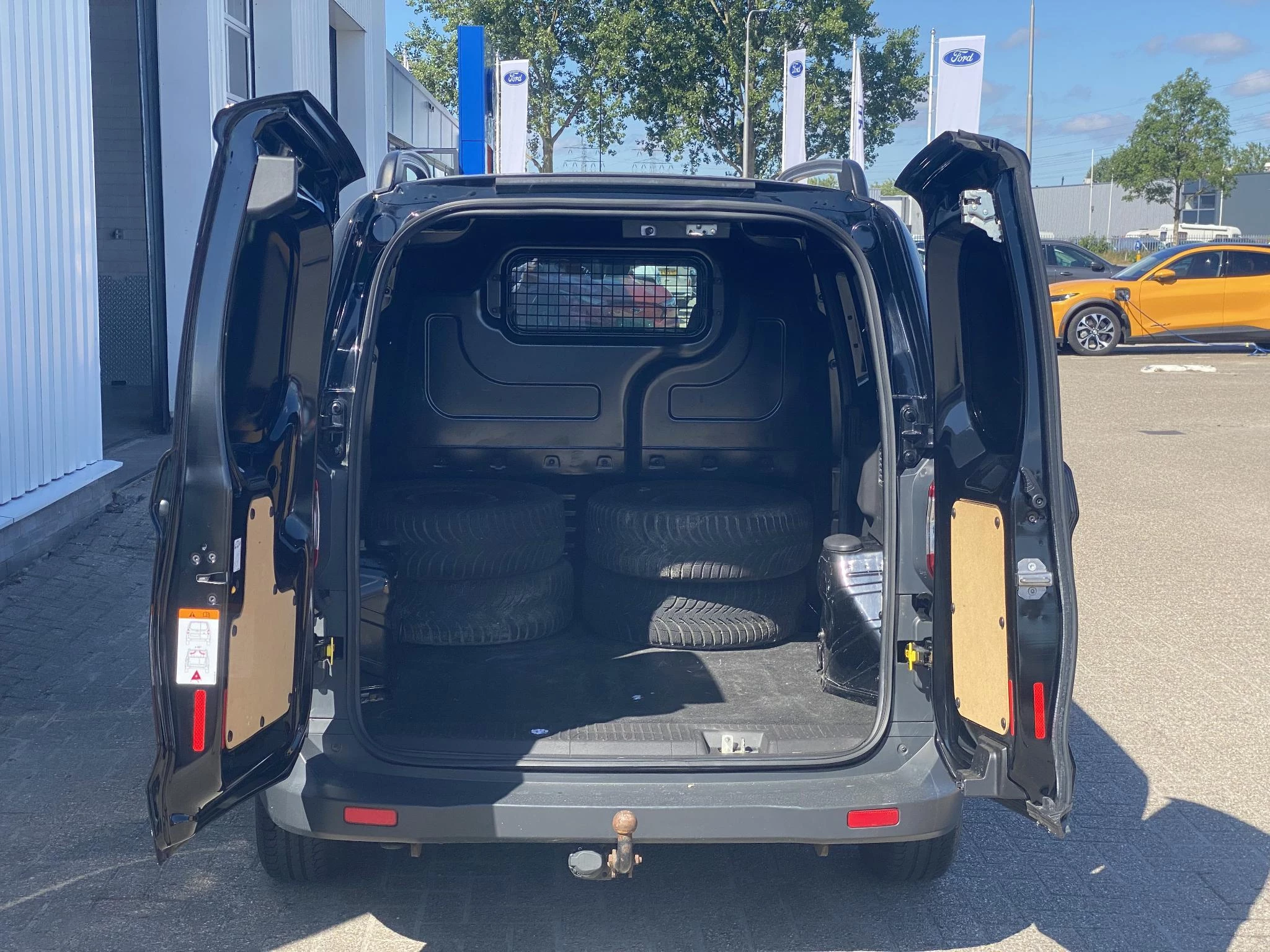 Hoofdafbeelding Ford Transit Courier