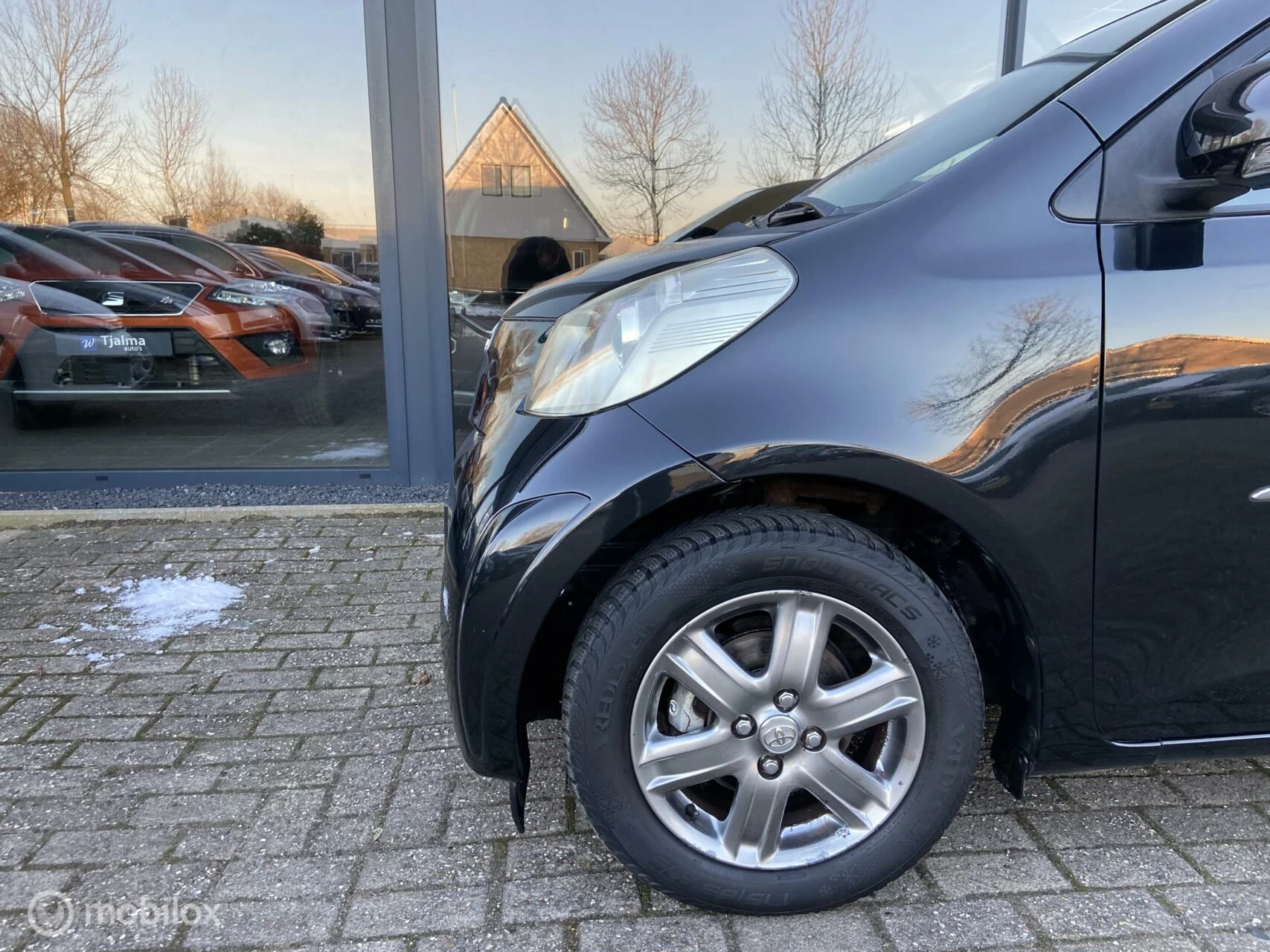 Hoofdafbeelding Toyota iQ