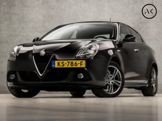 Alfa Romeo Giulietta 1.4 Turbo MultiAir Super 170Pk Automaat (NAVIGATIE, CLIMATE, STOELVERWARMING, BRUIN LEDER, SPORTSTOELEN, TREKHAAK, NIEUWE APK, START/STOP, XENON, CRUISE, NIEUWSTAAT)