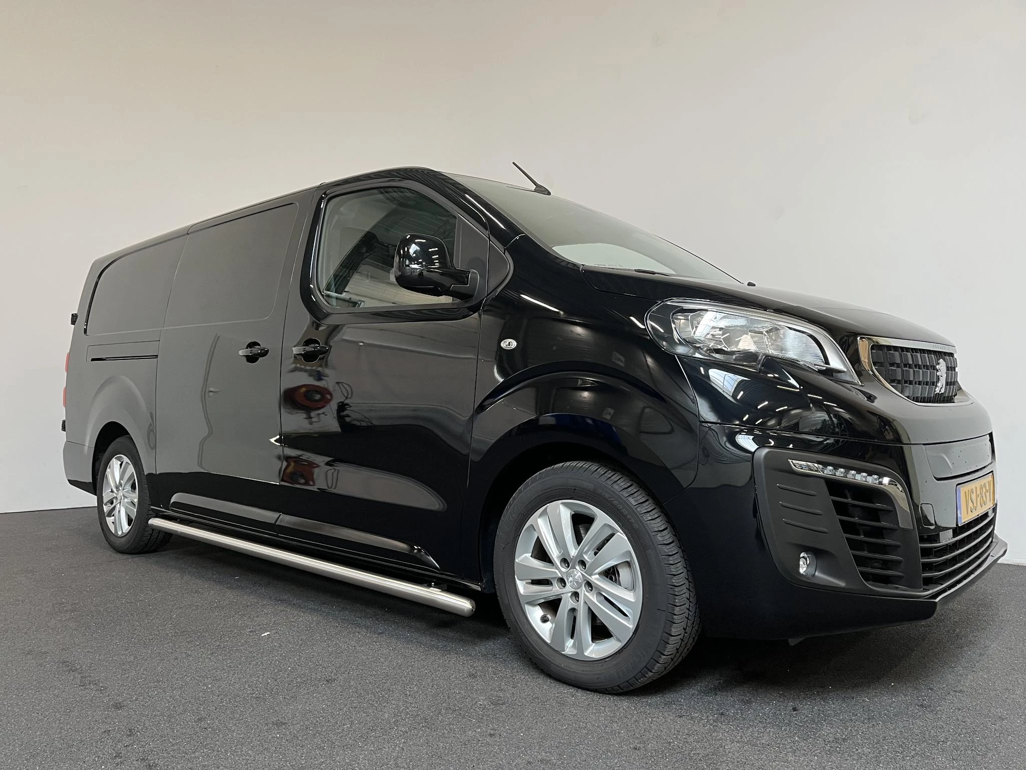 Hoofdafbeelding Peugeot e-Expert