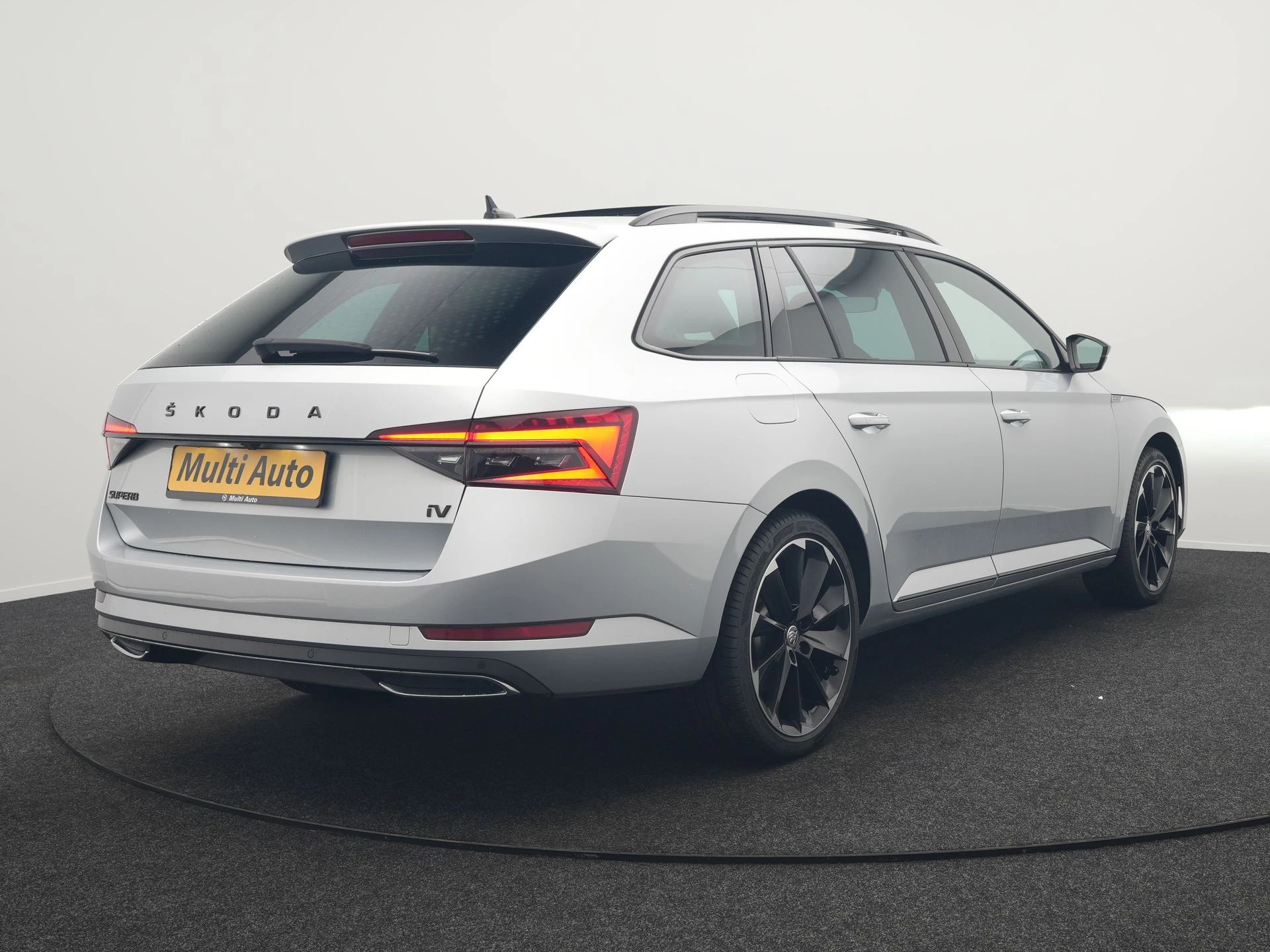 Hoofdafbeelding Škoda Superb