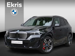 BMW iX1 eDrive20 M Sportpakket Pro | Travel Pack | 19 inch LM M Dubbelspaak (Styling 871 M) | Trekhaak met elektrisch wegklapbare kogel | Glazen panoramadak | Driving Assistant Plus