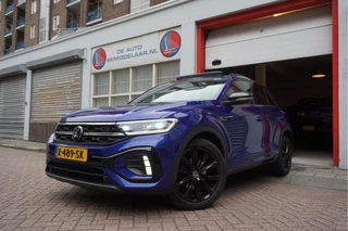 Hoofdafbeelding Volkswagen T-Roc Volkswagen T-Roc 1.5 TSI R-Line Black Style | Facelift | Panoramadak | IQ light | Virtual cockpit | Adaptive + Lane departure | Apple Carplay | Sfeerverlichting | Dealer onderhouden Business+