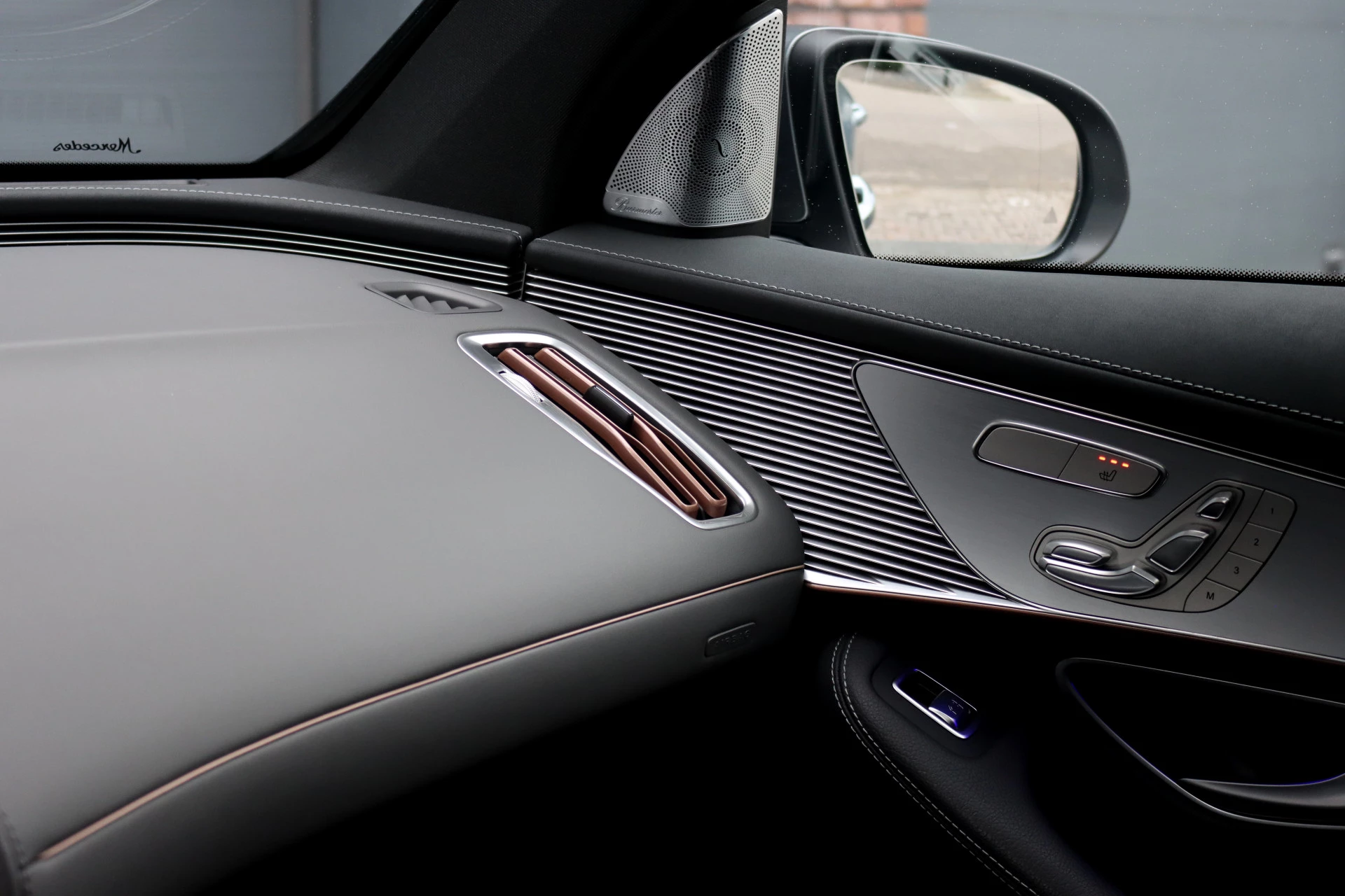 Hoofdafbeelding Mercedes-Benz EQC