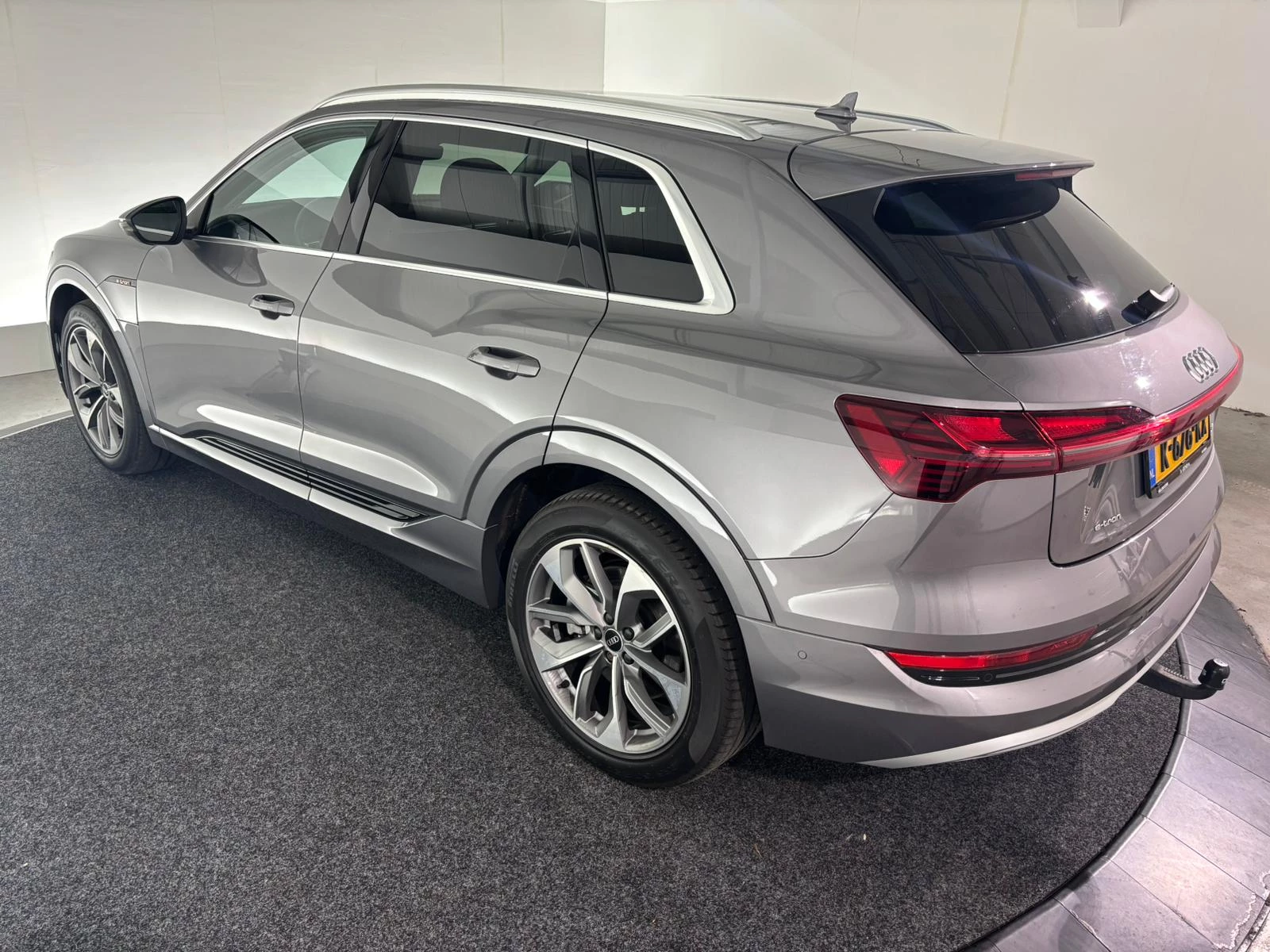 Hoofdafbeelding Audi e-tron