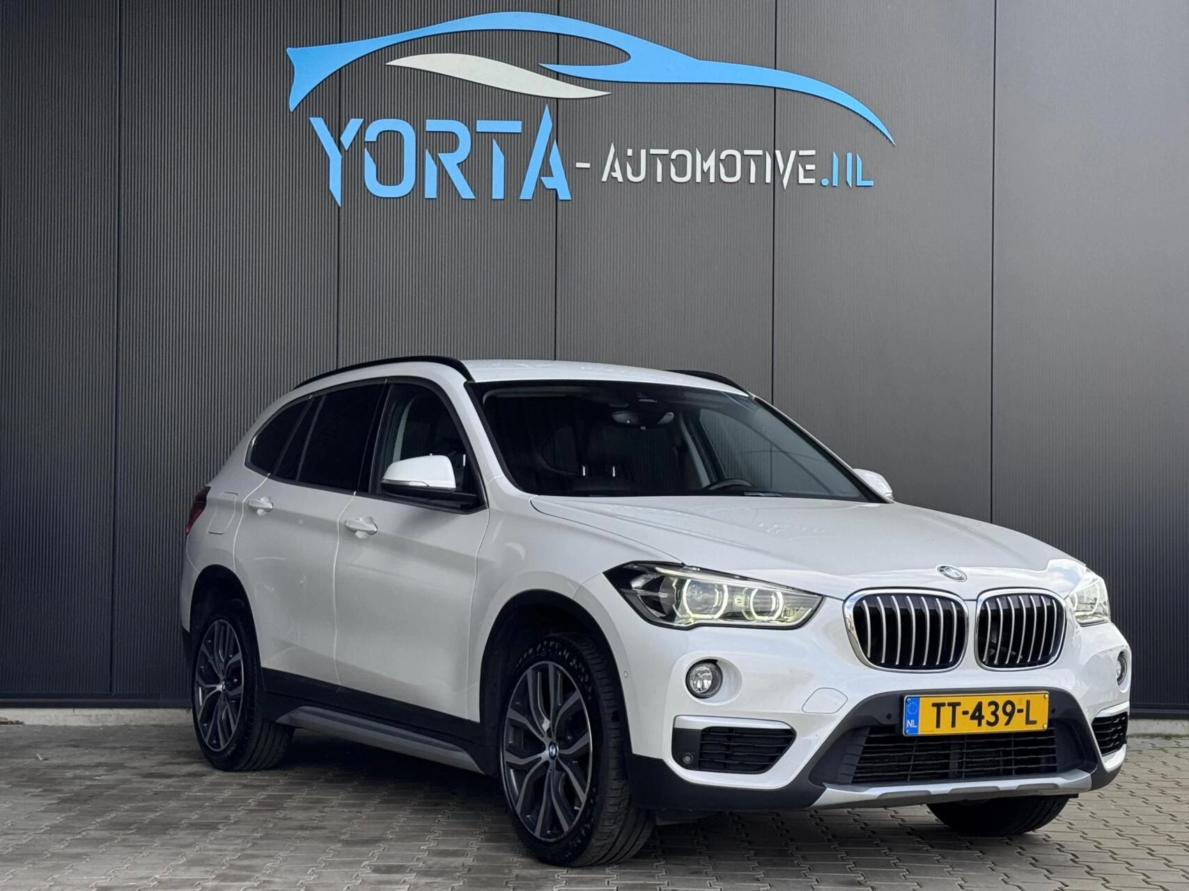Hoofdafbeelding BMW X1
