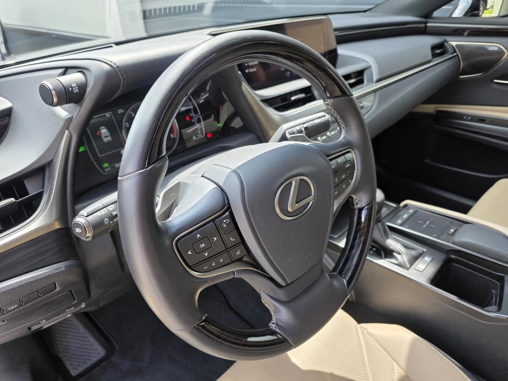 Hoofdafbeelding Lexus ES