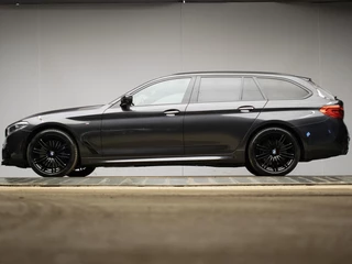 BMW 5-serie Touring 540i xDrive High Executive (CARPLAY,NAVI,SFEER VERLICHTING,LED,ALCANTARA,STOELVERWARMING,360 CAMERA,GETINT)