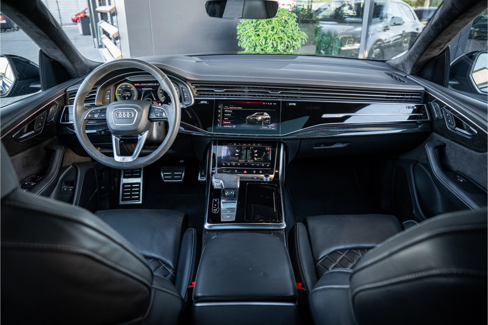 Hoofdafbeelding Audi Q8