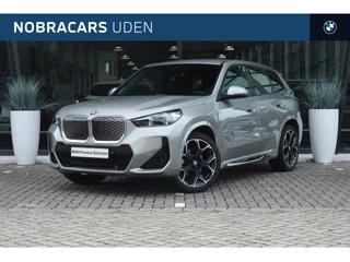 BMW iX1 eDrive20 M Sport / Sportstoelen / M Adaptief onderstel / Achteruitrijcamera / Comfort Access / Adaptieve LED / Parking Assistant