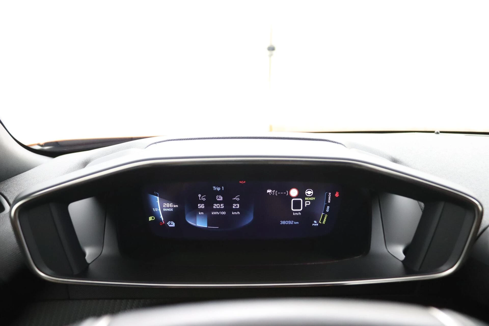 Hoofdafbeelding Peugeot e-2008