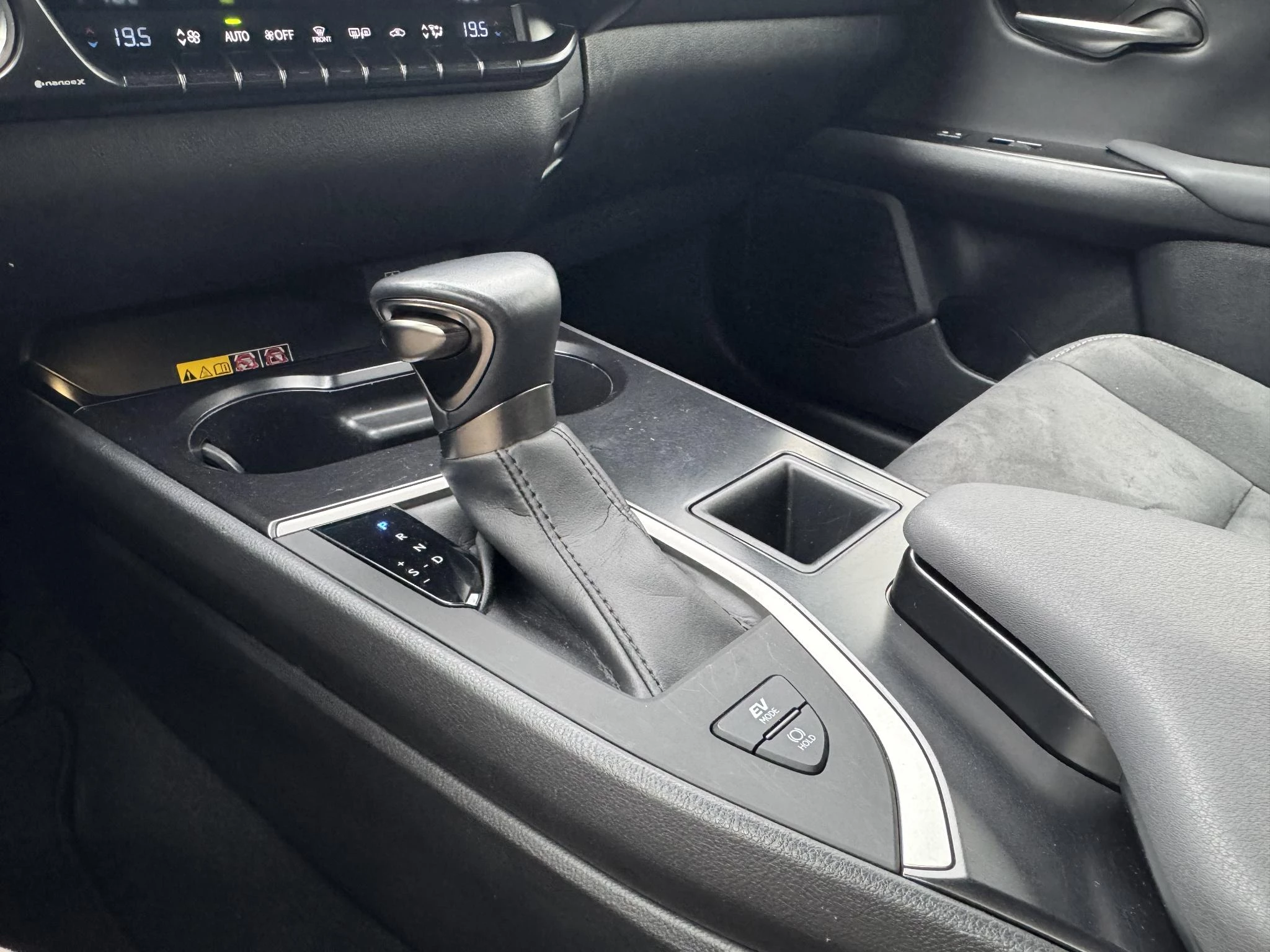 Hoofdafbeelding Lexus UX