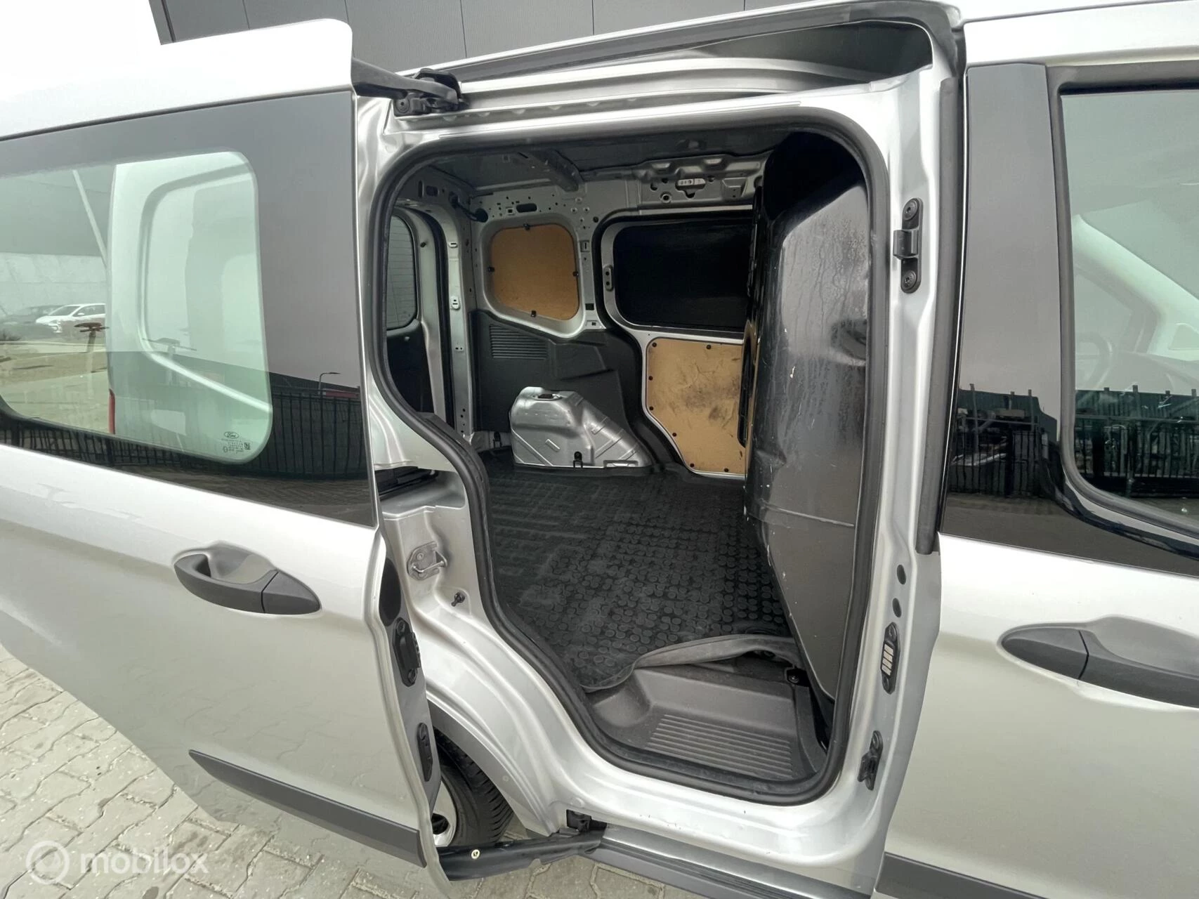 Hoofdafbeelding Ford Transit Courier