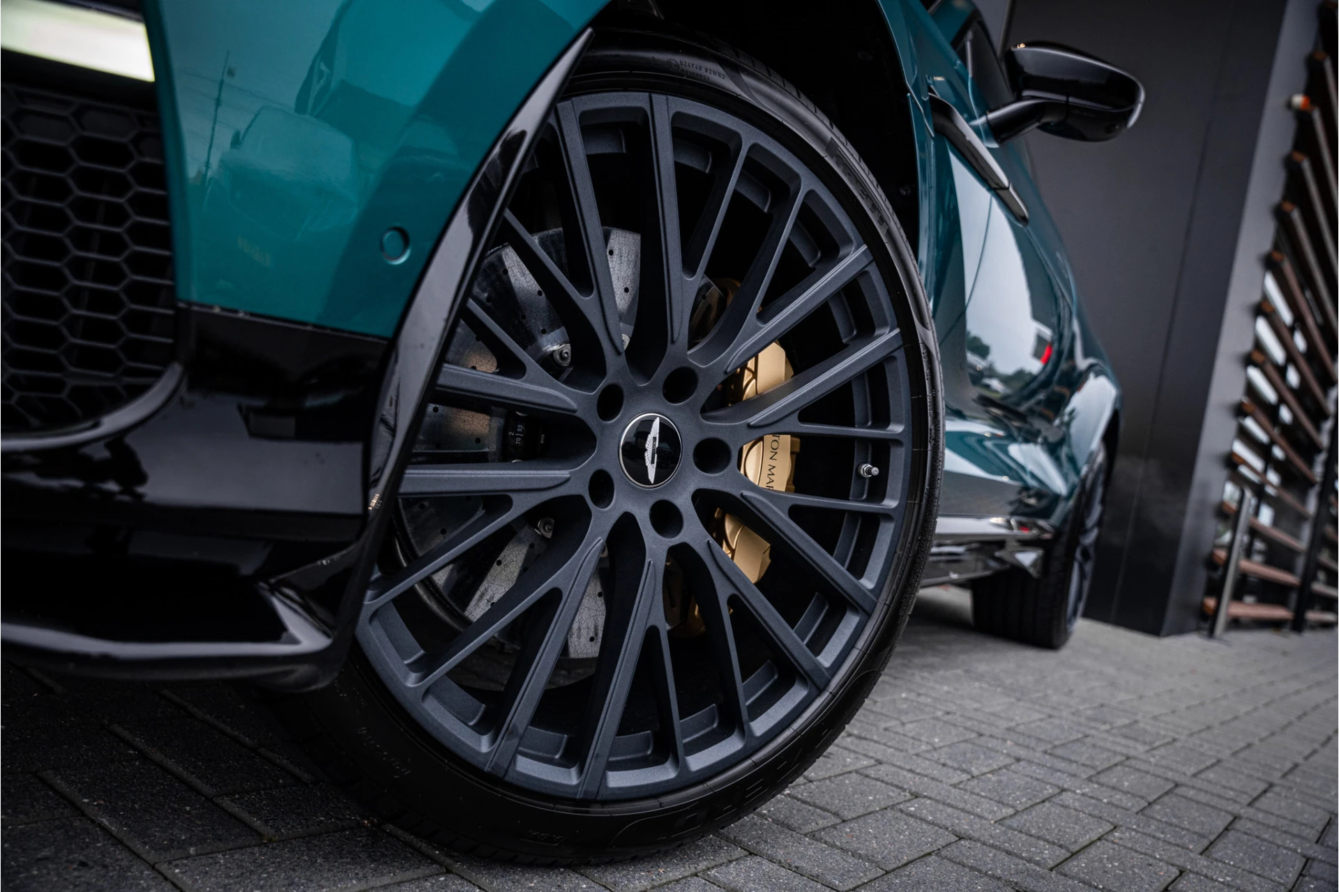 Hoofdafbeelding Aston Martin DBX
