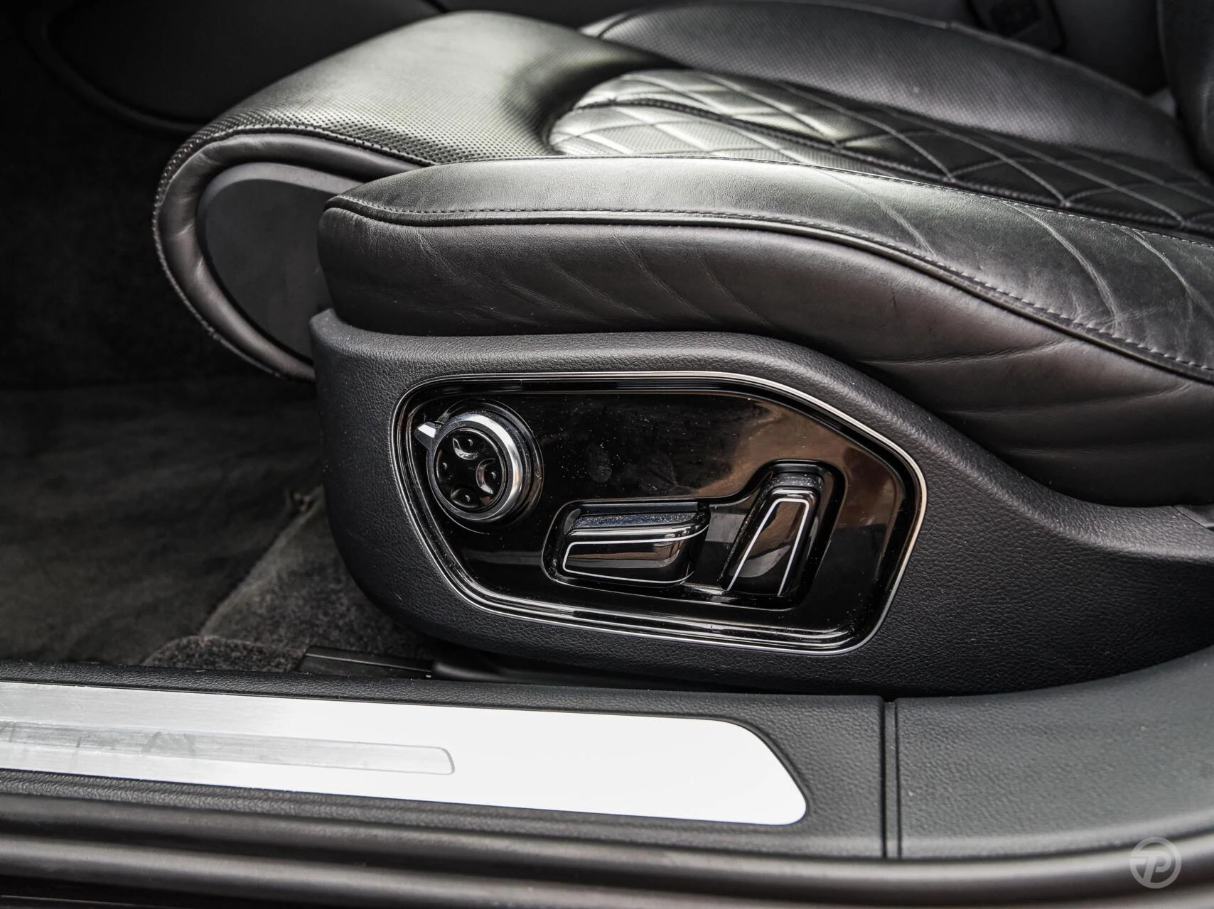 Hoofdafbeelding Audi A8