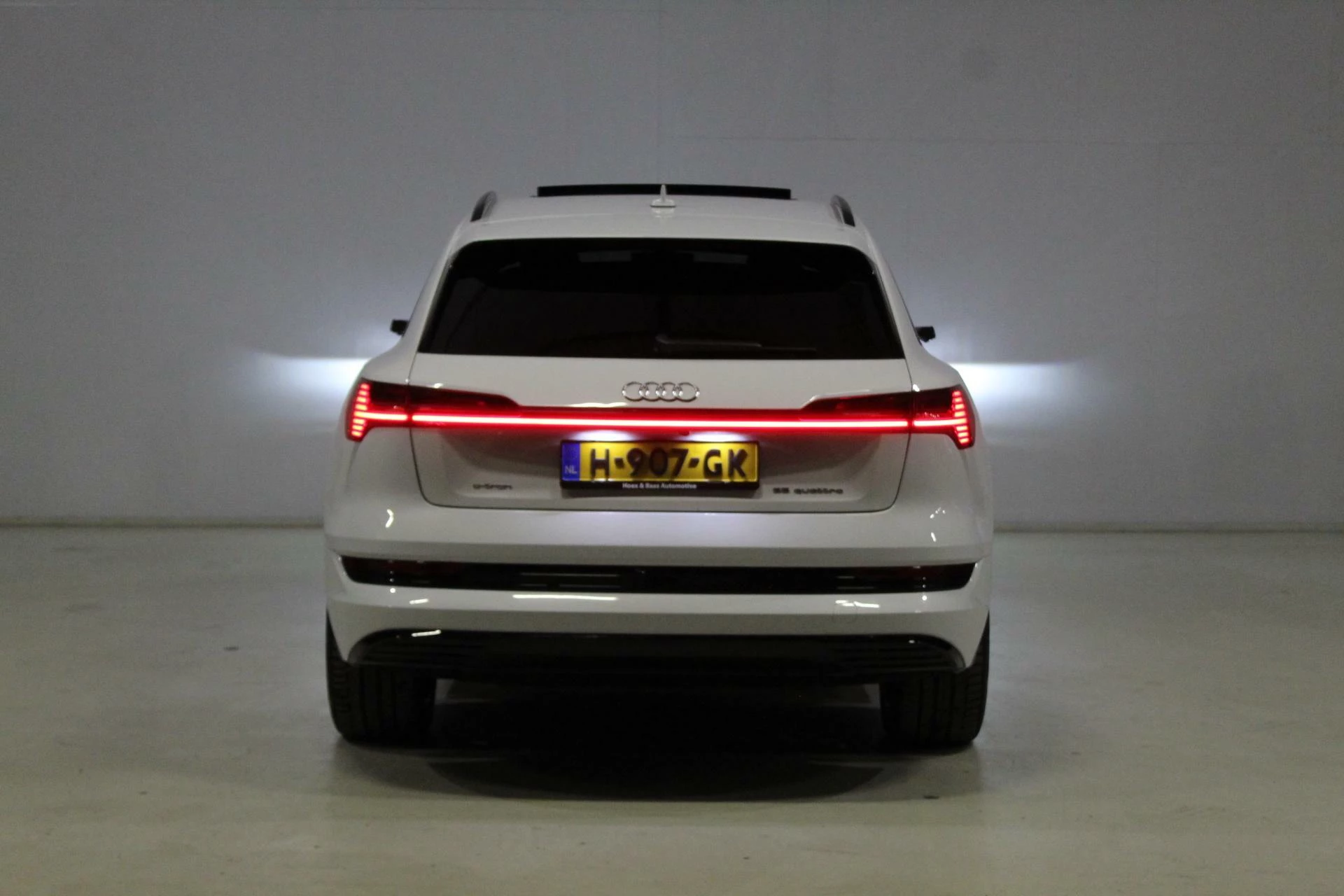 Hoofdafbeelding Audi e-tron