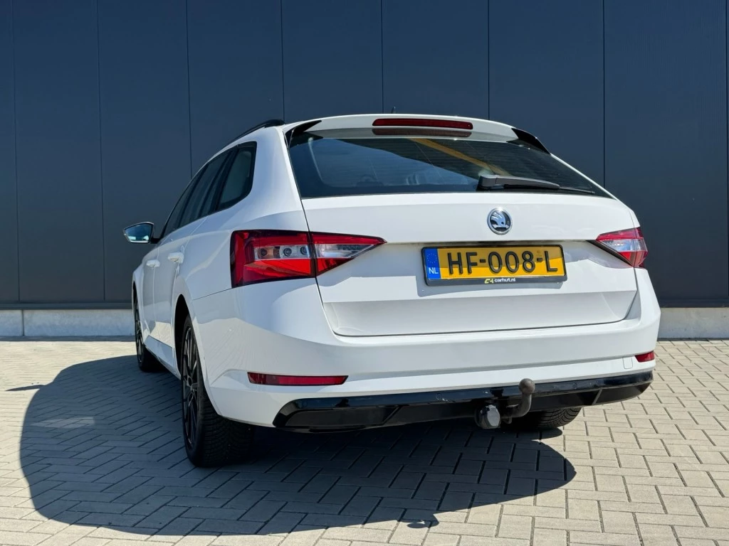 Hoofdafbeelding Škoda Superb