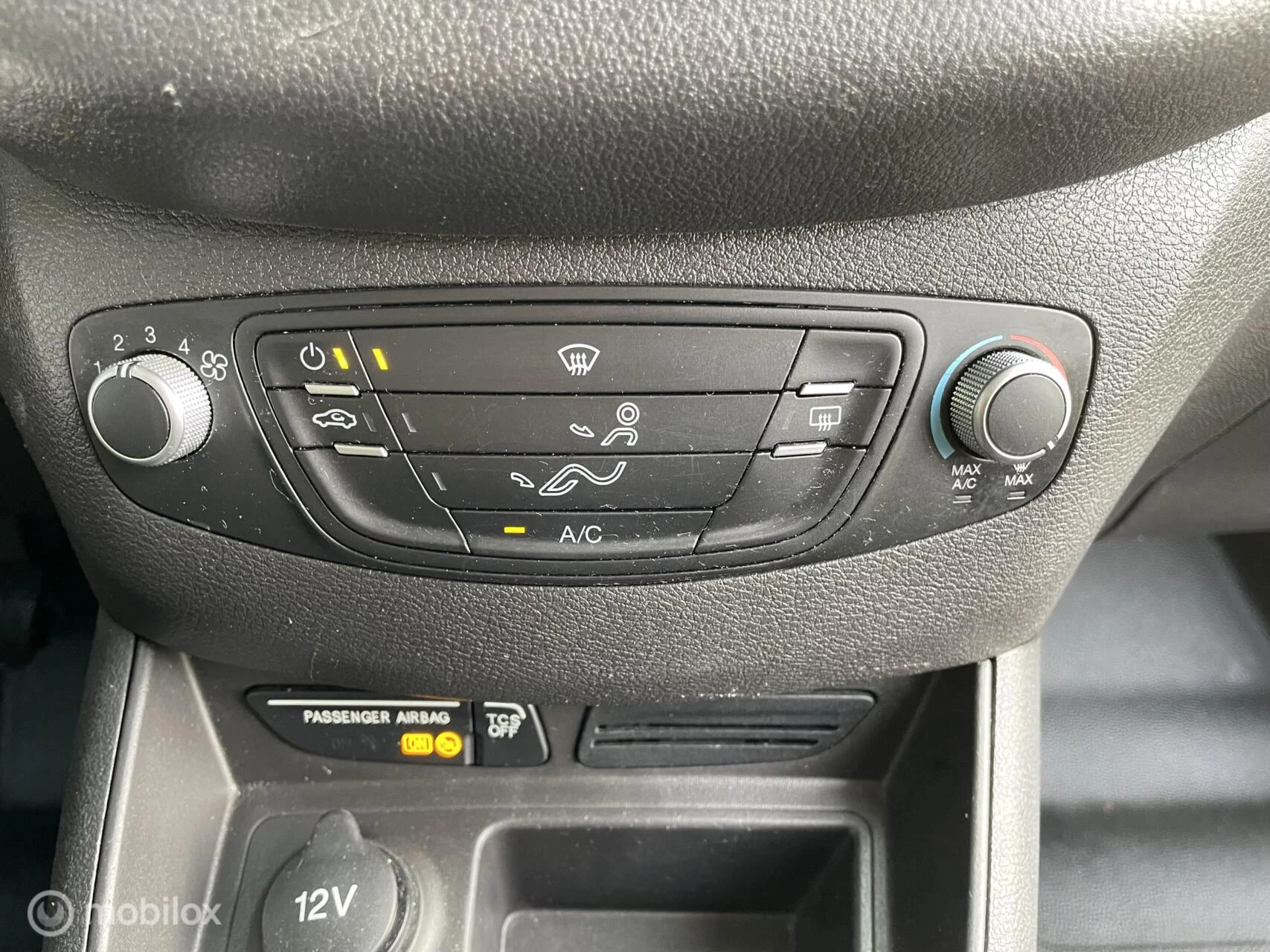 Hoofdafbeelding Ford Transit Courier