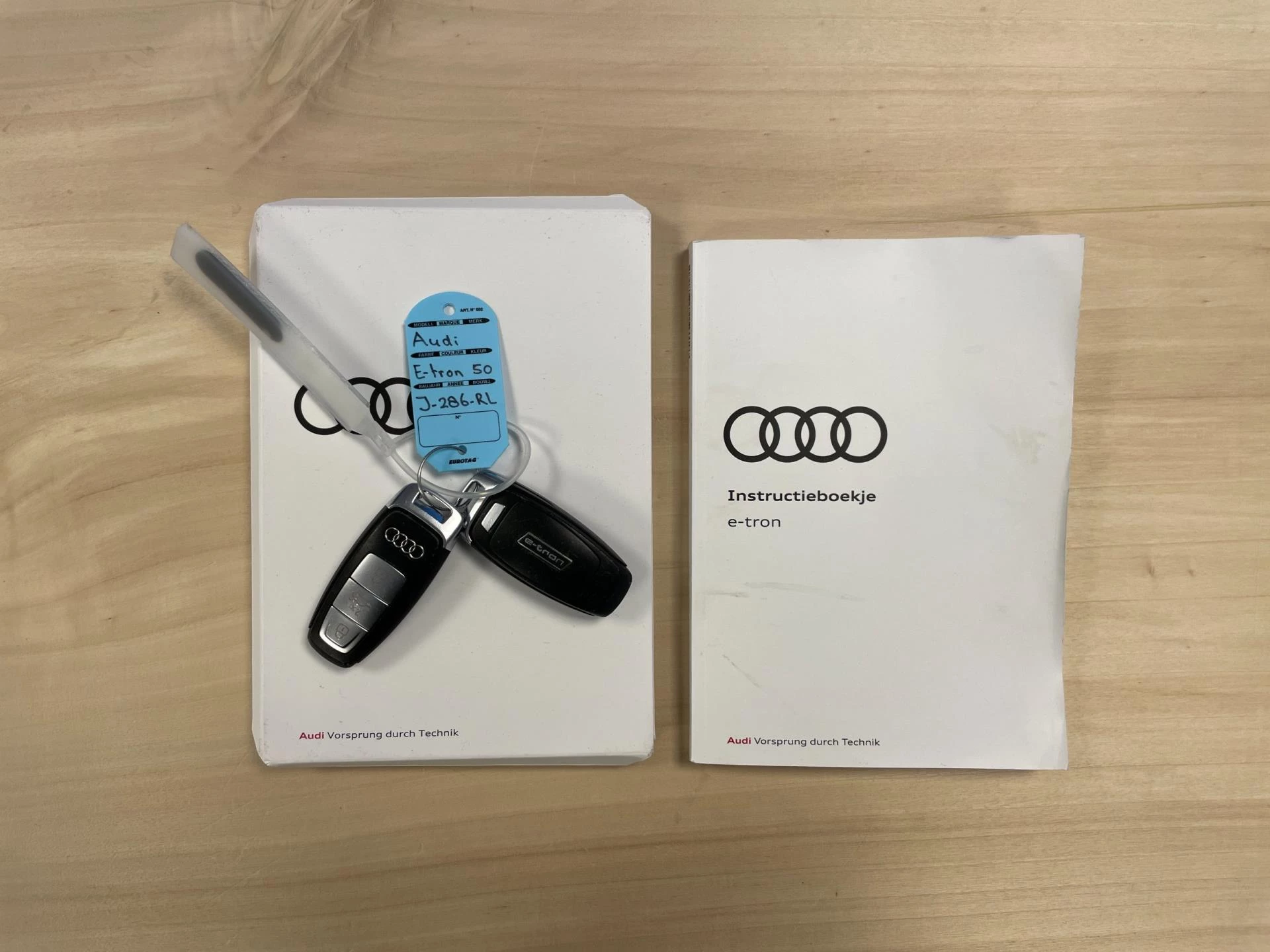 Hoofdafbeelding Audi e-tron