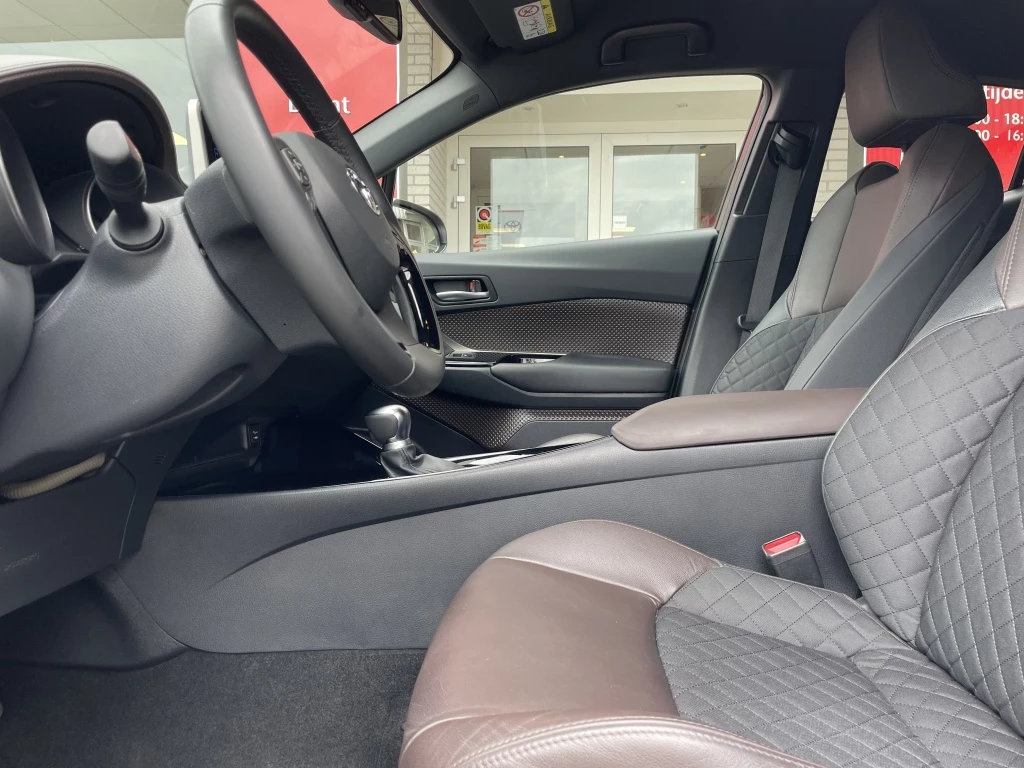 Hoofdafbeelding Toyota C-HR