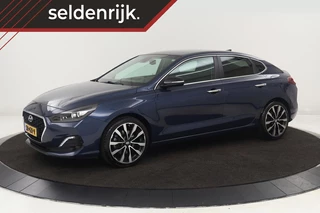 Hoofdafbeelding Hyundai i30 Hyundai i30 Fastback 1.4 T-GDI Premium | Trekhaak | Carplay |  Full LED | Half leder | Keyless | Navigatie | Camera | Climate control | PDC | Cruise control