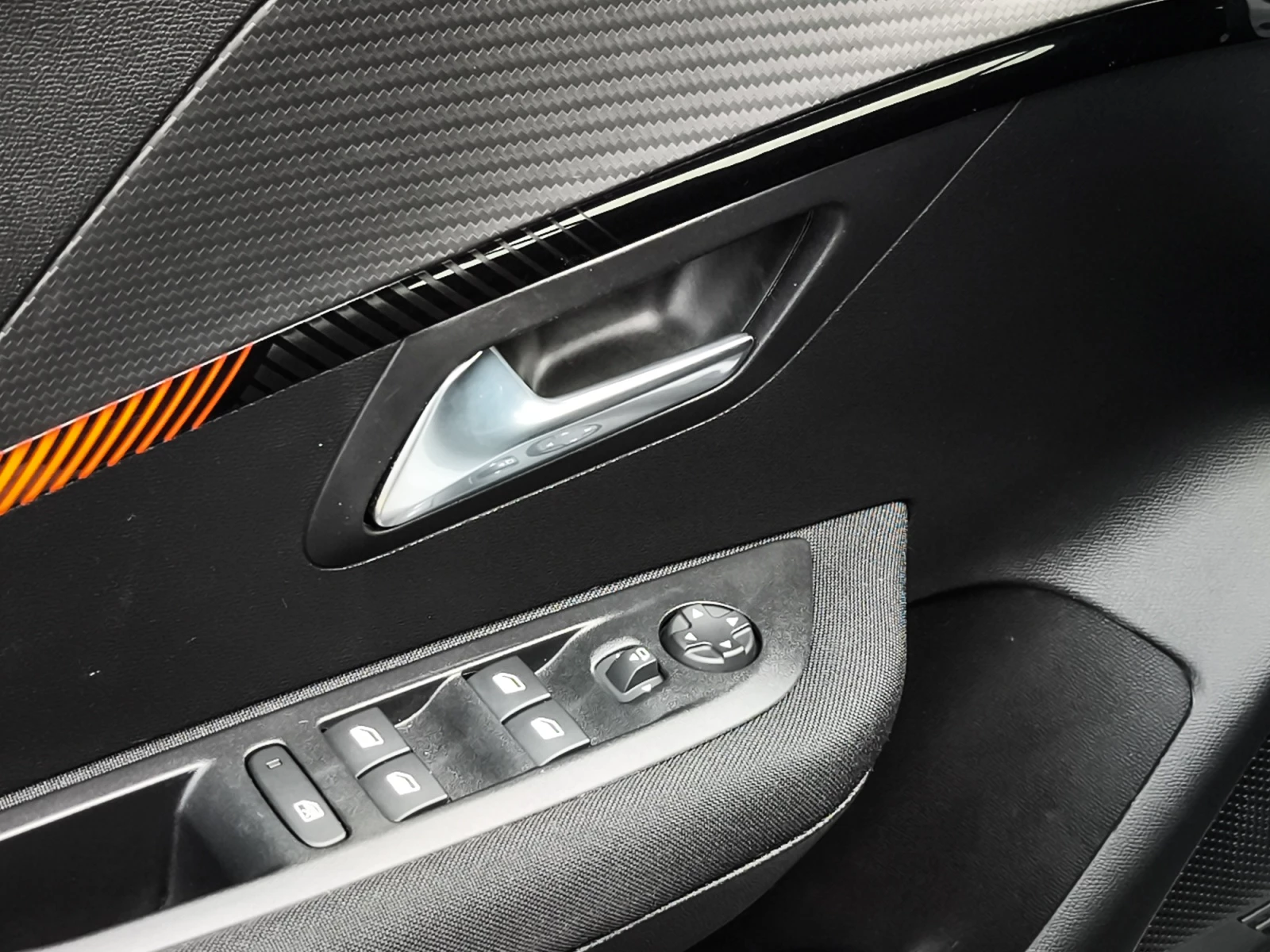 Hoofdafbeelding Peugeot e-208