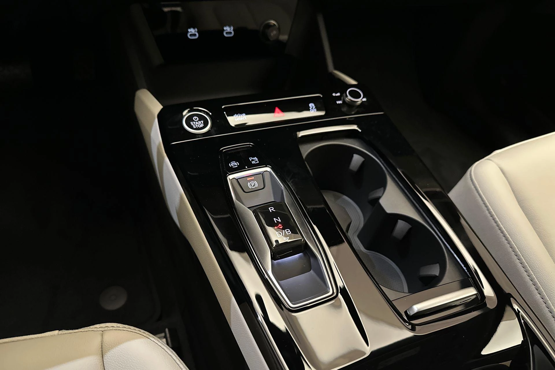 Hoofdafbeelding Audi Q6 e-tron