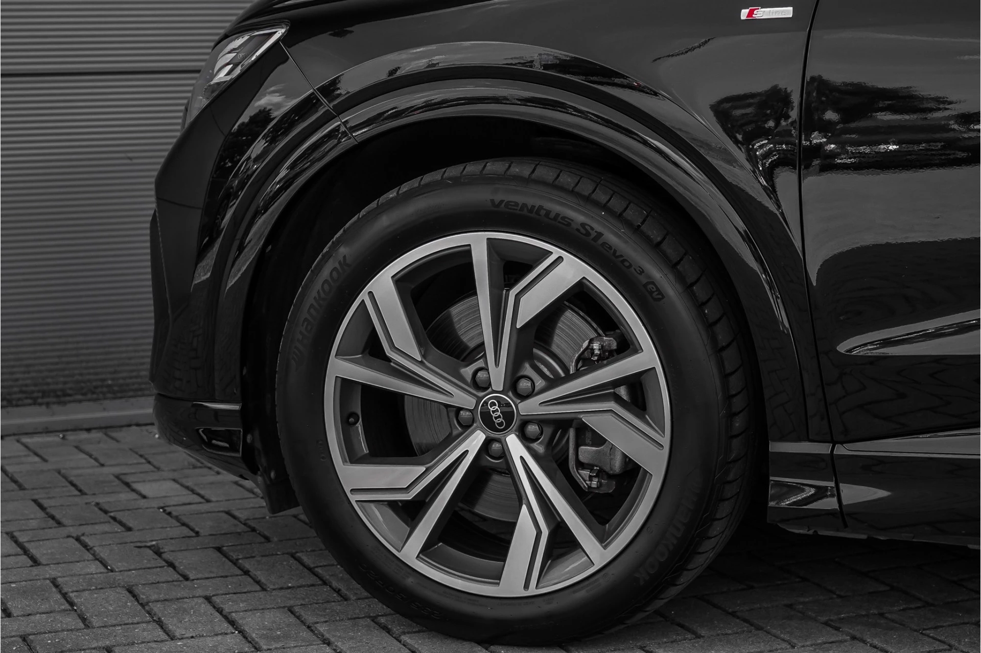 Hoofdafbeelding Audi Q4 Sportback e-tron