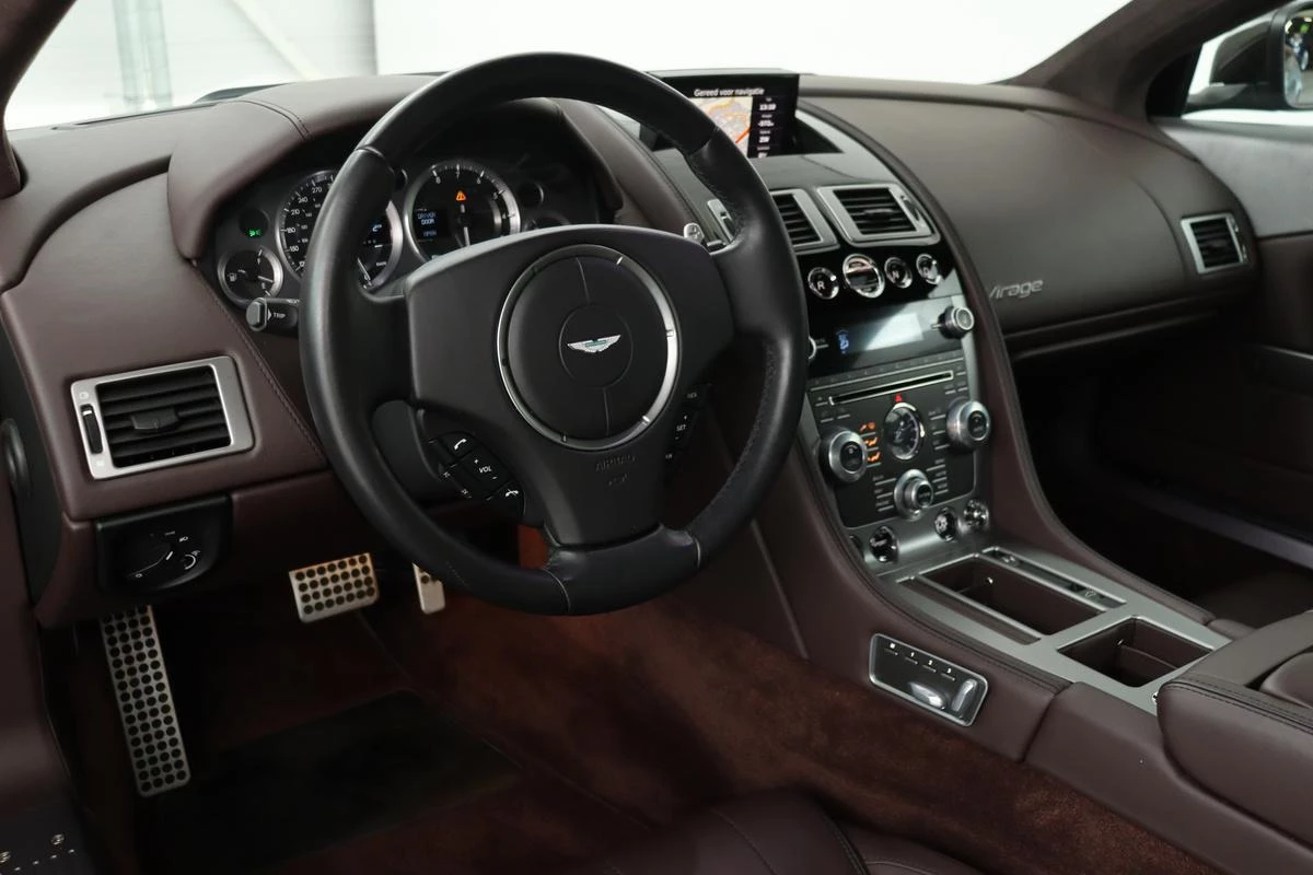 Hoofdafbeelding Aston Martin V12 Virage