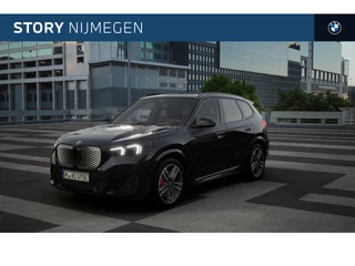 BMW iX1 eDrive20 High Executive M Sport Automaat / Panoramadak / Trekhaak / Sportstoelen / Adaptieve LED / M Adaptief onderstel / Comfort Access / Parking Assistant Plus