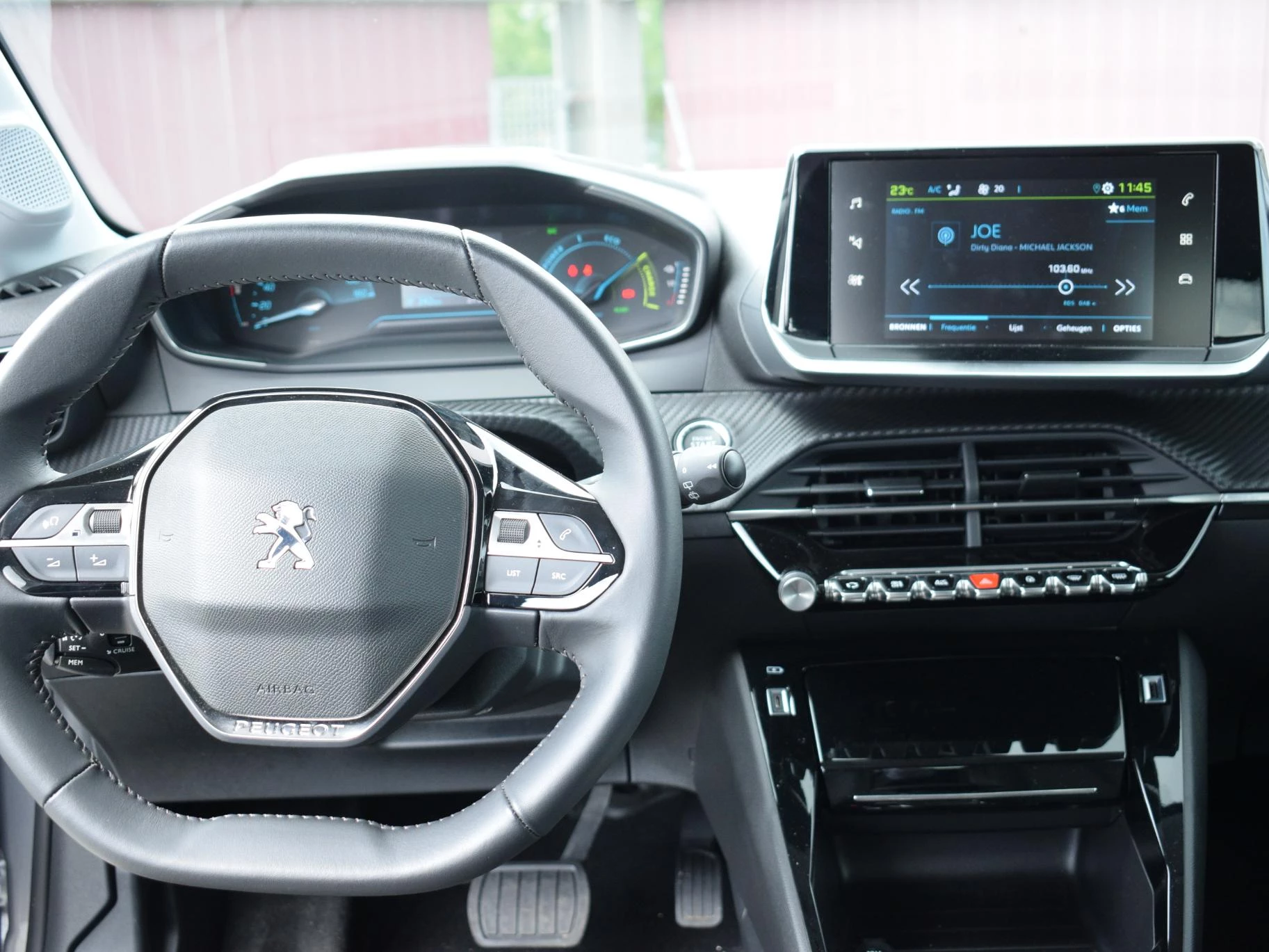 Hoofdafbeelding Peugeot e-208