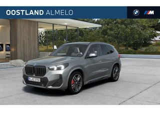 Hoofdafbeelding BMW X1 BMW X1 xDrive25e M Sport Automaat / Panoramadak / Trekhaak / Sportstoelen / Head-Up / M Adaptief onderstel / Adaptieve LED / Parking Assistant Plus