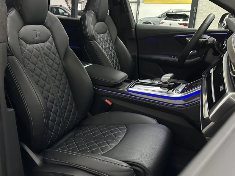 Hoofdafbeelding Audi Q8