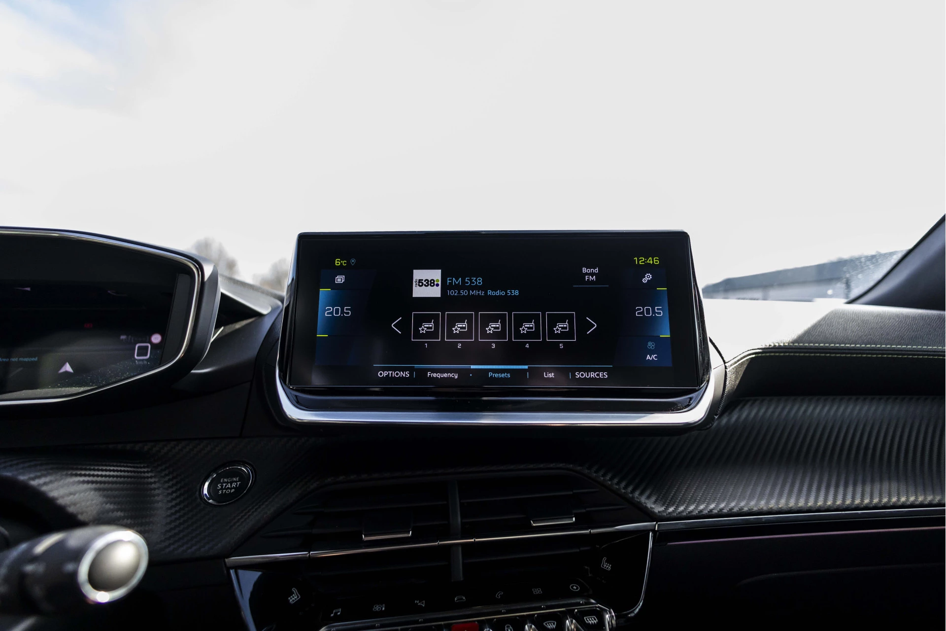 Hoofdafbeelding Peugeot e-2008