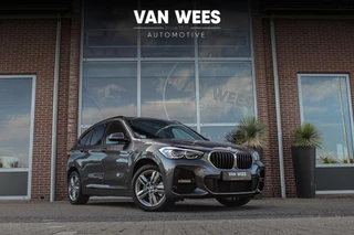 ➡️ BMW X1 xDrive25e F48 High Executive Facelift M-sport | M-pakket | 1e eigenaar | inc BTW | Dakraam | 18 inch | LED | DAB | Half-leder | Stoelverwarming | Navi | BMW dealer |