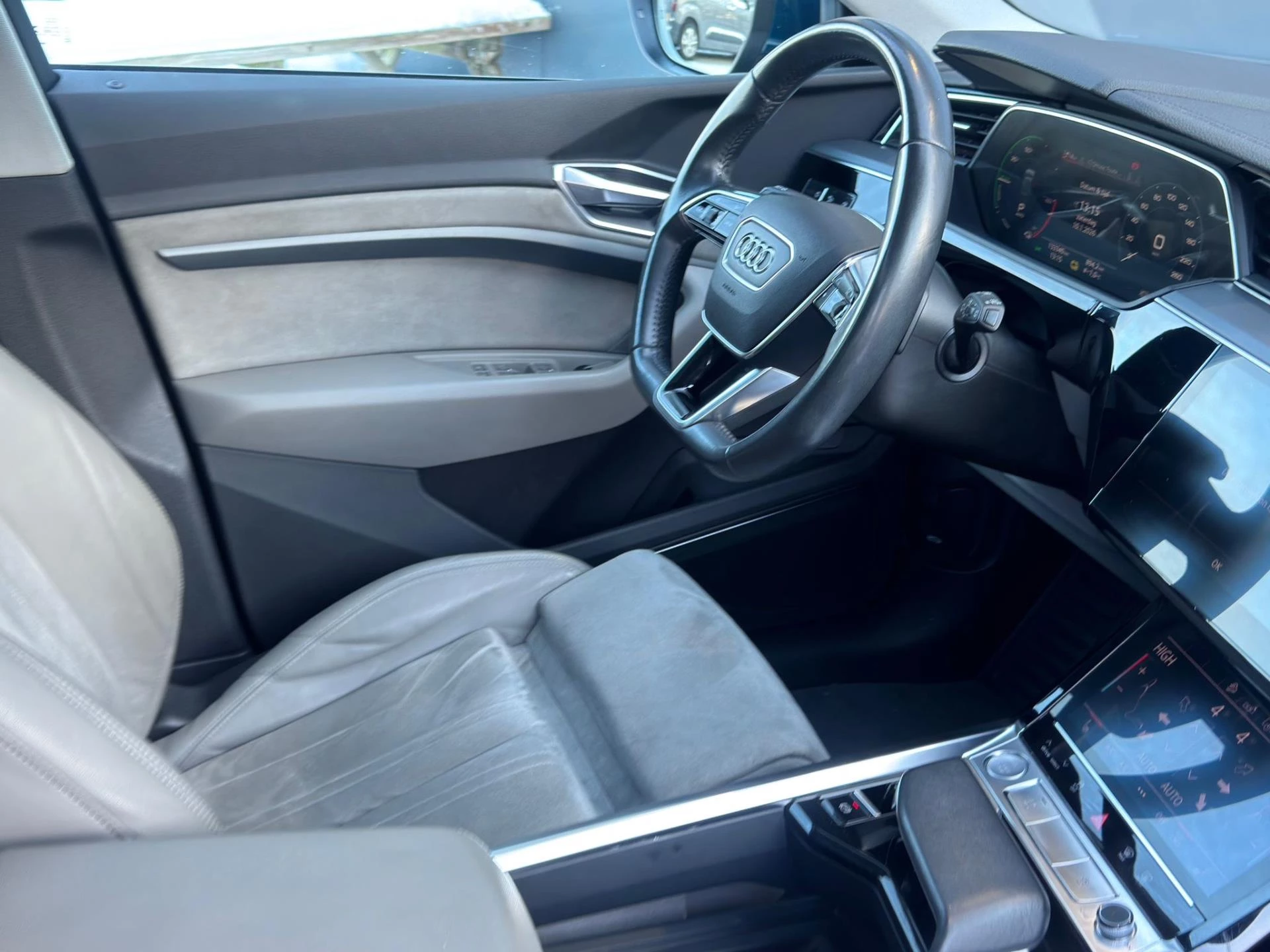 Hoofdafbeelding Audi e-tron