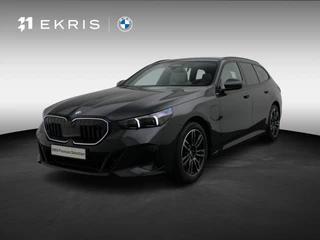 BMW 5 Serie Touring 550e xDrive M Sportpakket Pro | Innovation Pack | Travel Pack | Comfort Pack | Trekhaak | Panoramadak | Driving Assistant Professional | Bowers & Wilkins | 19''