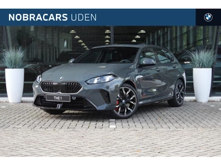 BMW 1 Serie 120 High Executive M Sport Automaat / Panoramadak / Sportstoelen / Parking Assistant Plus / M Adaptief onderstel / Head-Up / Stuurverwarming / Adaptieve LED