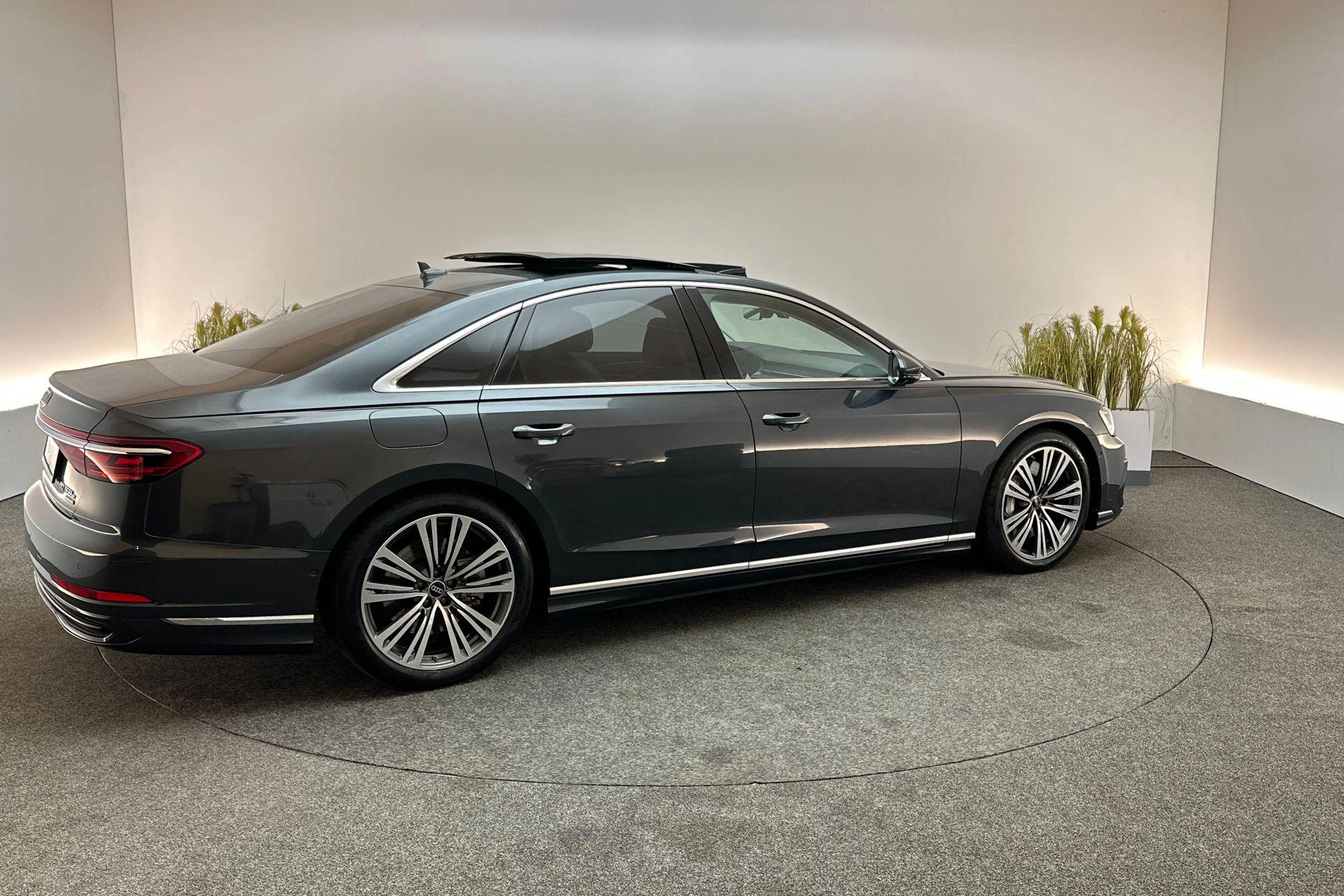 Hoofdafbeelding Audi A8