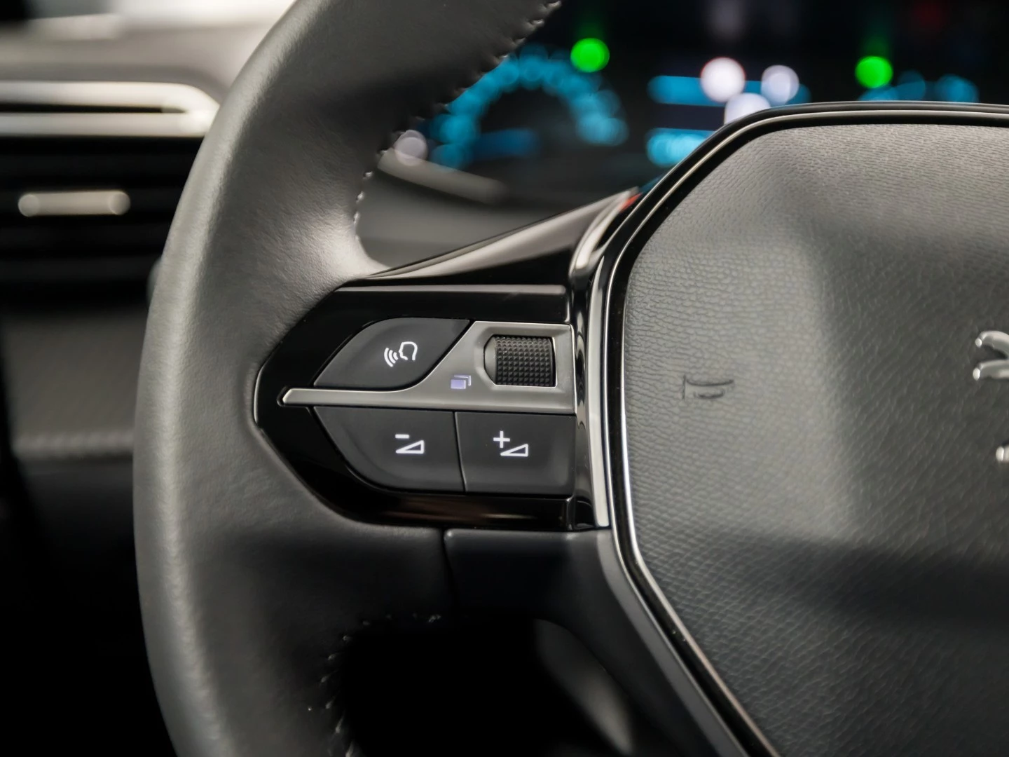 Hoofdafbeelding Peugeot e-2008