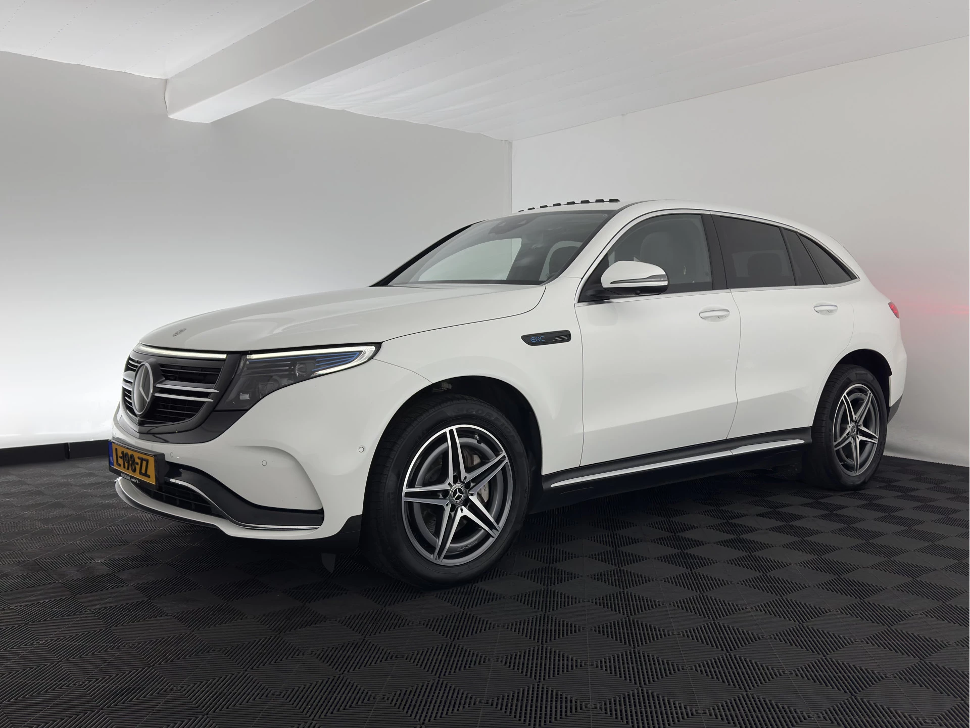 Hoofdafbeelding Mercedes-Benz EQC