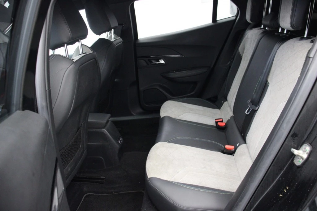 Hoofdafbeelding Peugeot e-2008