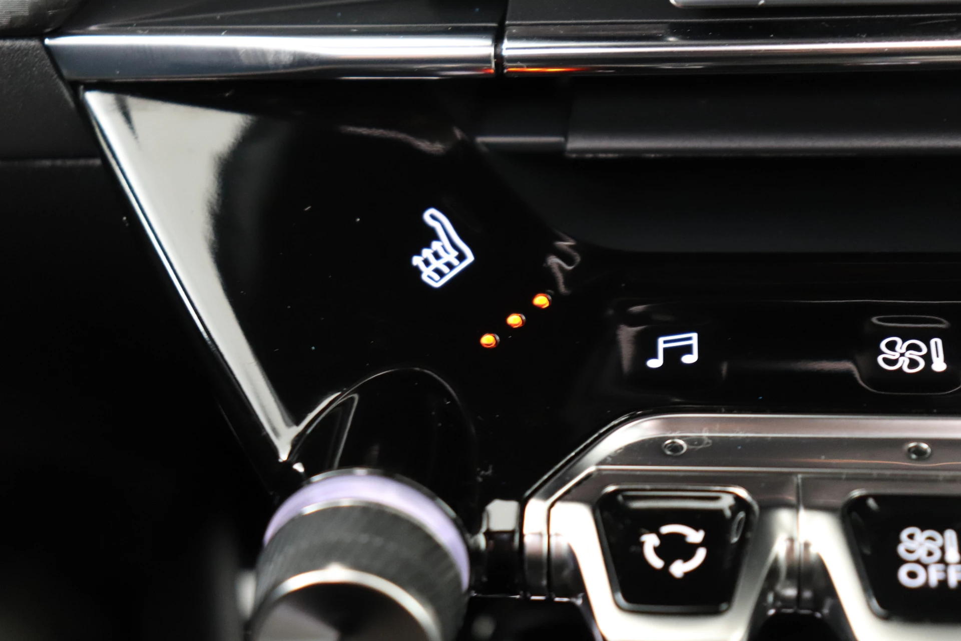 Hoofdafbeelding Peugeot e-2008