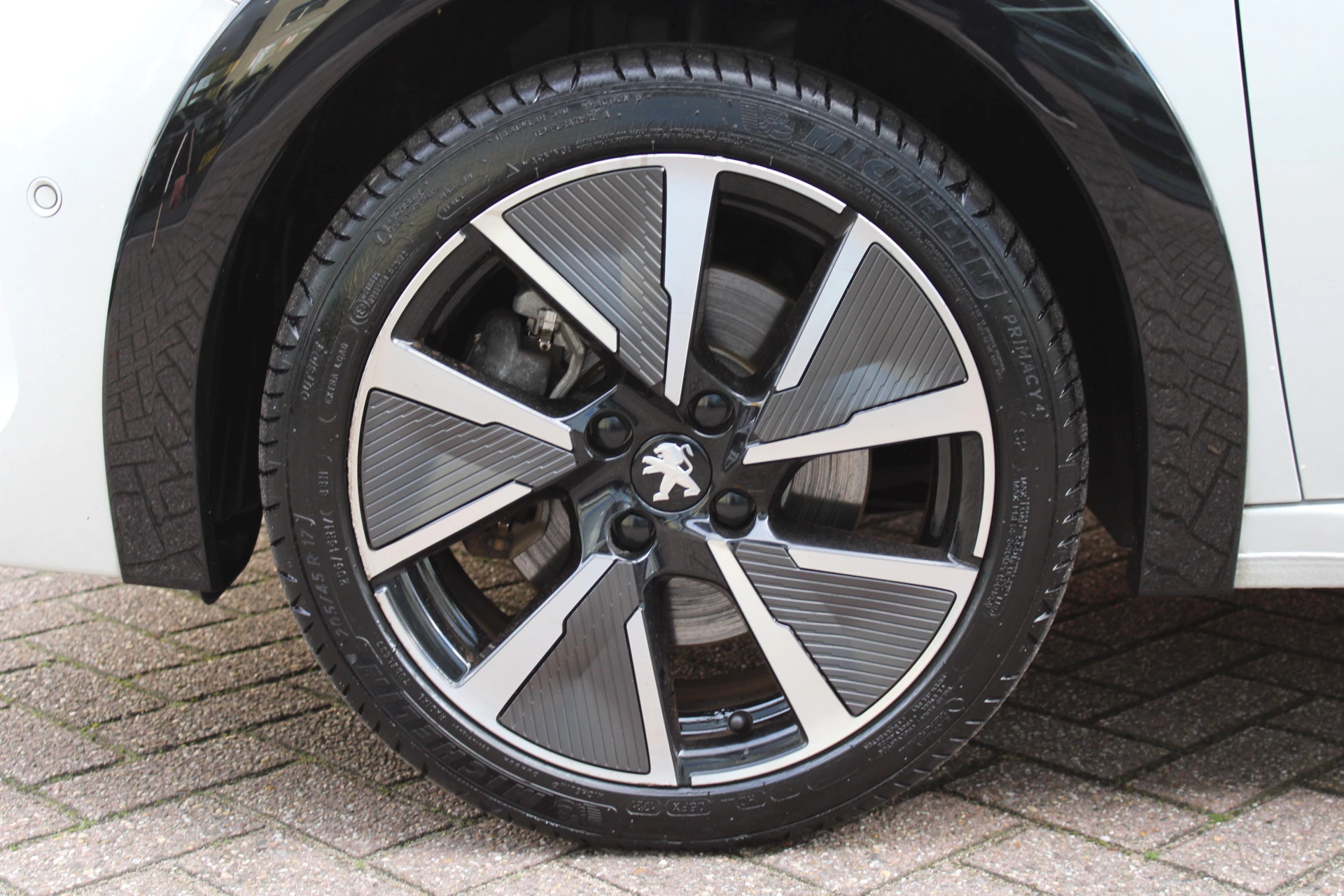 Hoofdafbeelding Peugeot e-208