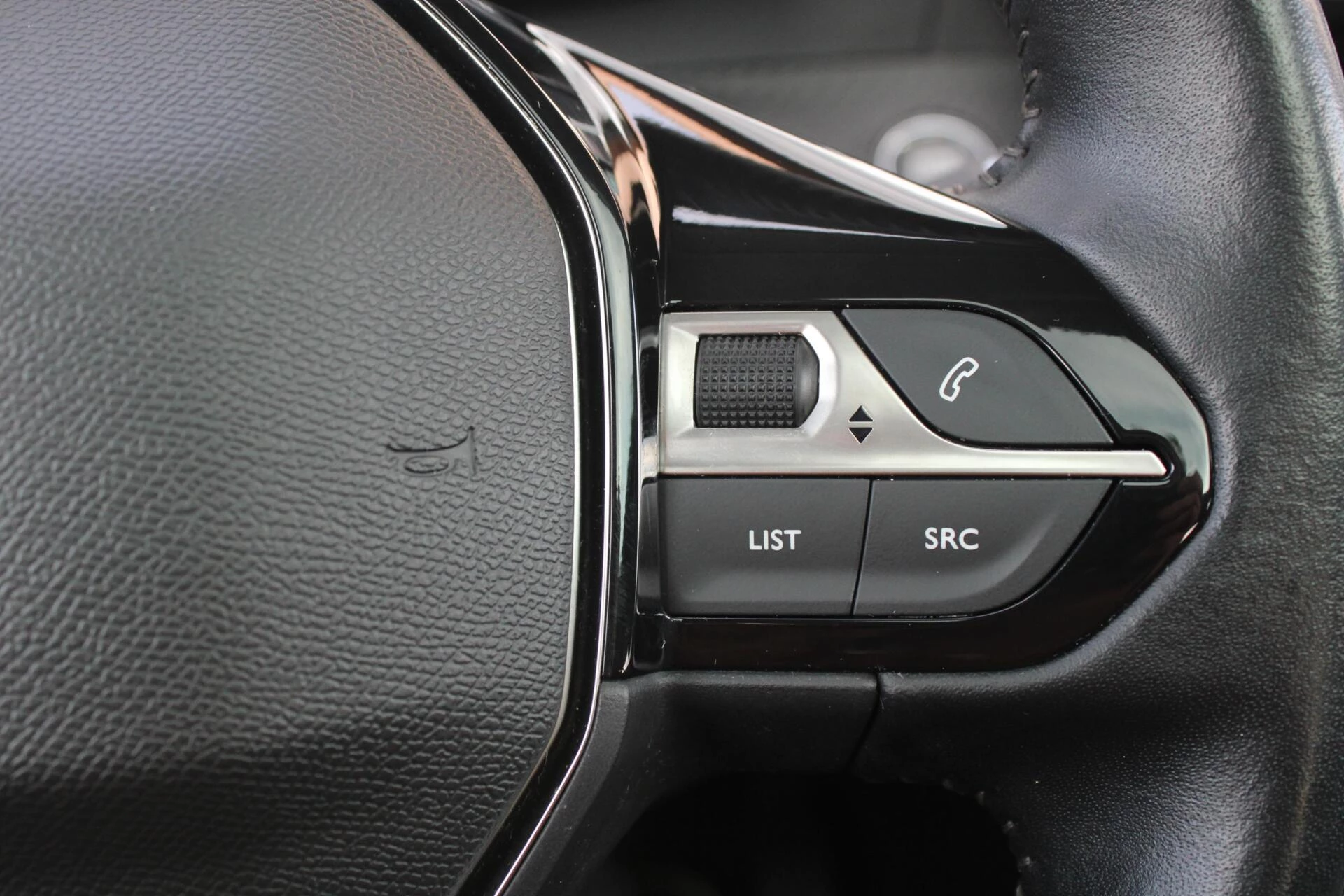 Hoofdafbeelding Peugeot e-208